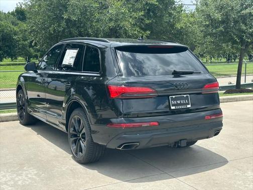 2025 Audi Q7 55 Premium Plus
