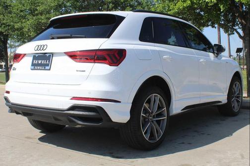 2025 Audi Q3 Premium 45 TFSI S line quattro Tiptronic