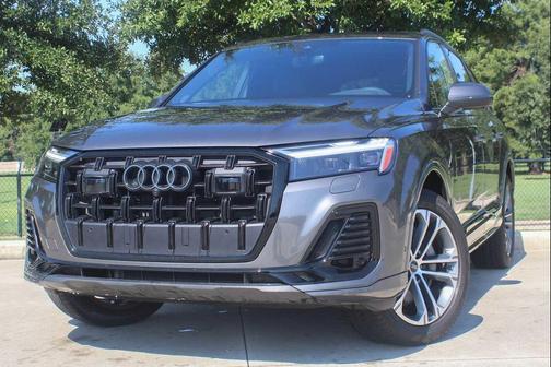2025 Audi Q7 45 Premium Plus
