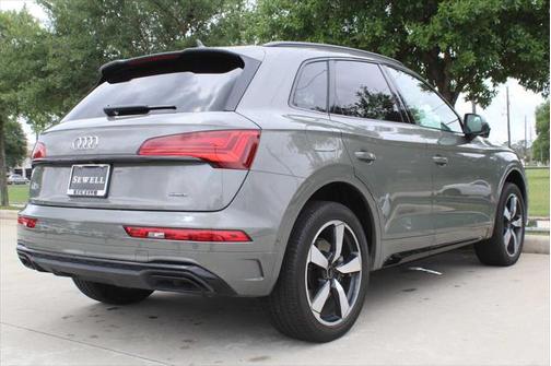 2023 Audi Q5 45 S line Prestige