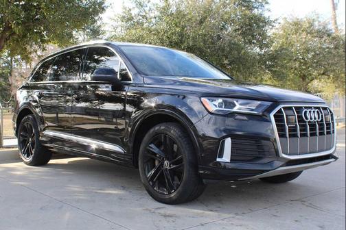 2023 Audi Q7 45 Premium