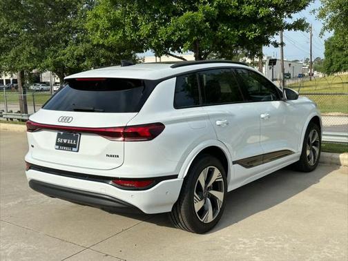 2025 Audi Q6 e-tron Premium Plus quattro