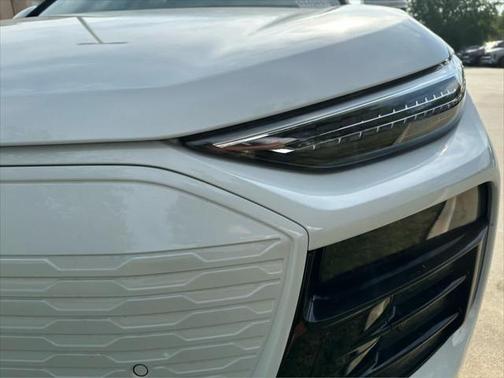 2025 Audi Q6 e-tron Premium Plus quattro