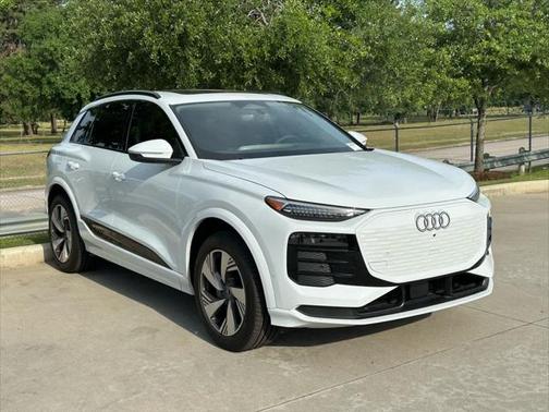 2025 Audi Q6 e-tron Premium Plus quattro