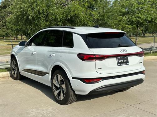 2025 Audi Q6 e-tron Premium Plus quattro