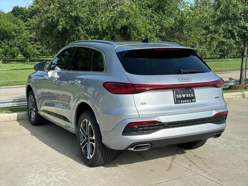 2025 Audi Q5 Premium