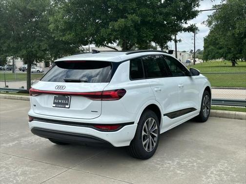 2025 Audi Q6 e-tron Premium Plus quattro