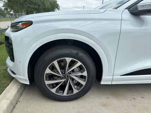2025 Audi Q6 e-tron Premium Plus quattro