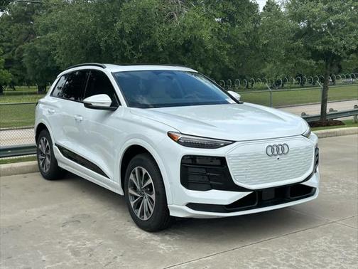 2025 Audi Q6 e-tron Premium Plus quattro