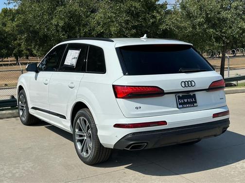 2026 Audi Q7 45 Premium