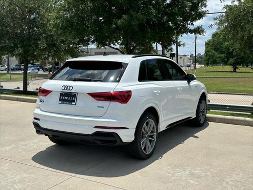 2025 Audi Q3 Premium 45 TFSI S line quattro Tiptronic