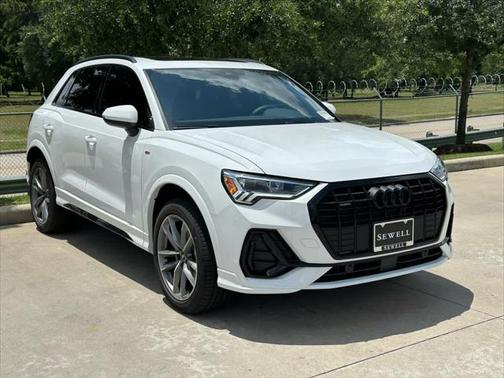 2025 Audi Q3 Premium 45 TFSI S line quattro Tiptronic