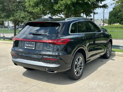 2025 Audi Q5 Premium