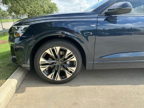 2025 Audi Q8 55 Premium Plus
