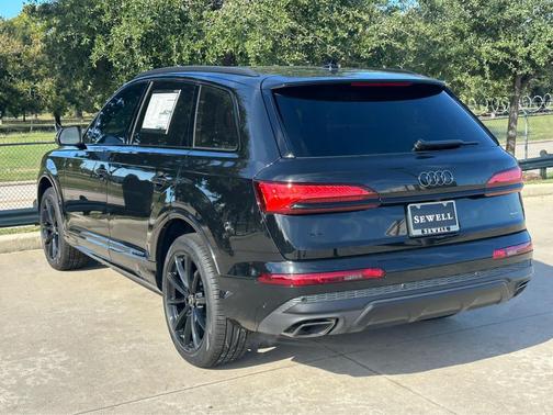2026 Audi Q7 45 Premium Plus