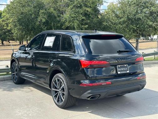 2026 Audi Q7 45 Premium Plus