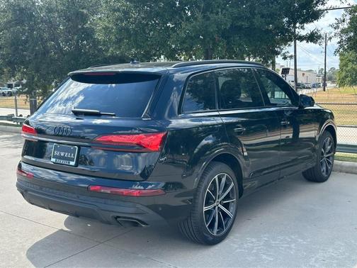 2026 Audi Q7 45 Premium Plus