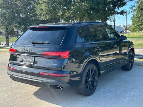 2026 Audi Q7 45 Premium Plus