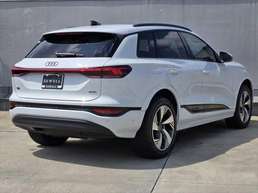 2025 Audi Q6 e-tron Premium Plus quattro