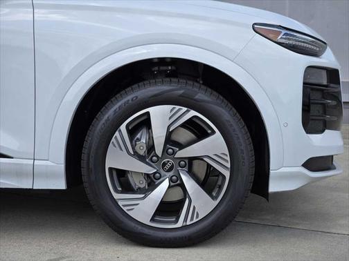 2025 Audi Q6 e-tron Premium Plus quattro