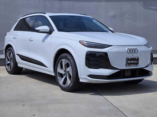 2025 Audi Q6 e-tron Premium Plus quattro