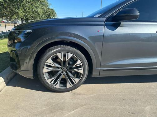 2026 Audi Q8 55 Premium Plus