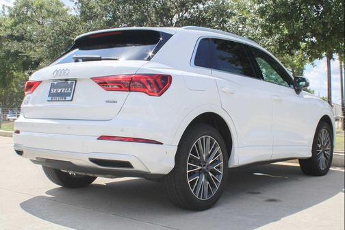2022 Audi Q3 40 Premium