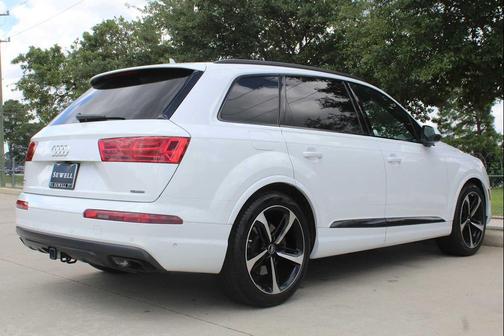Glacier White Metallic 2019 Audi Q7 55 Prestige