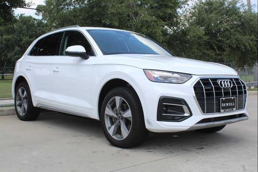 2023 Audi Q5 40 Premium Plus