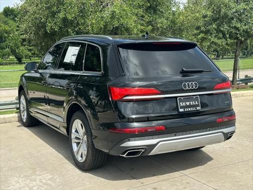 2025 Audi Q7 55 Premium