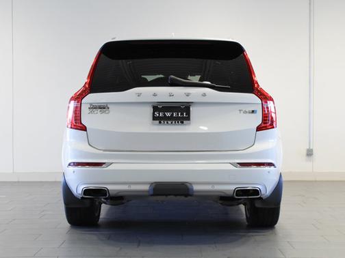Photo 4 of 26 of 2017 Volvo XC90 T6 Inscription