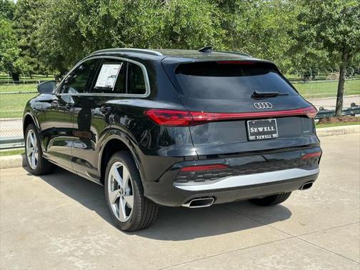 2025 Audi Q5 Premium