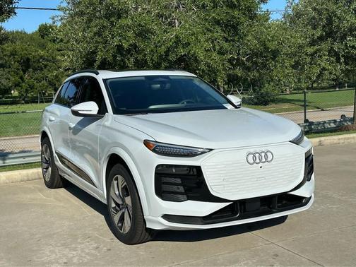 2025 Audi Q6 e-tron Premium Plus quattro
