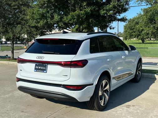 2025 Audi Q6 e-tron Premium Plus quattro