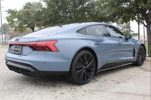 2022 Audi e-tron GT Prestige