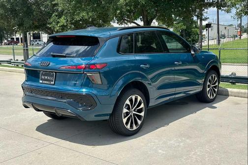 Malpelo Blue Metallic 2026 Audi Q3 TFSI quattro S tronic