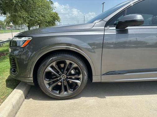 2025 Audi Q7 55 Prestige
