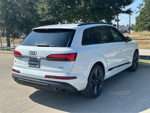 2026 Audi Q7 55 Premium Plus