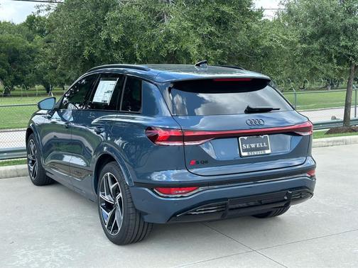 2025 Audi SQ6 e-tron Premium Plus quattro