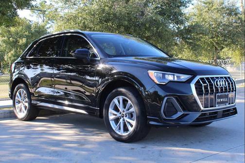 2022 Audi Q3 45 S line Premium