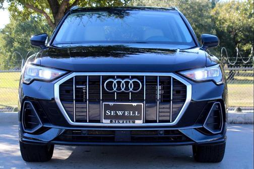 2022 Audi Q3 45 S line Premium
