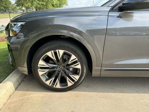 2025 Audi Q8 55 Premium Plus