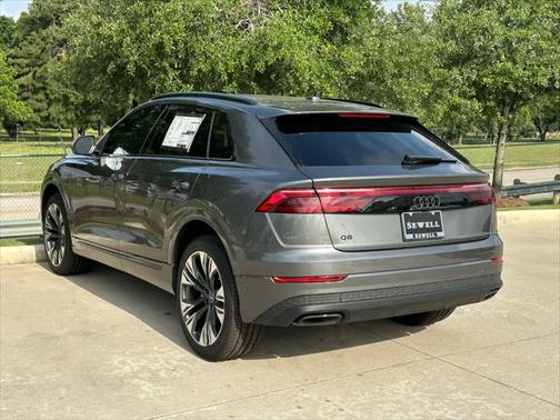 2025 Audi Q8 55 Premium Plus