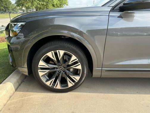 2025 Audi Q8 55 Premium Plus