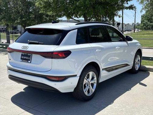 2025 Audi Q6 e-tron Premium Plus