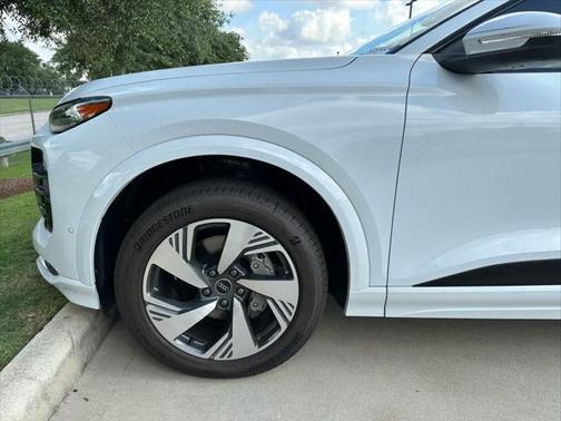 2025 Audi Q6 e-tron Premium Plus quattro