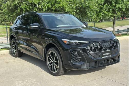 Mythos Black Metallic 2026 Audi Q5 Premium Plus TFSI quattro S tronic