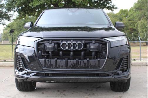 2025 Audi Q7 45 Premium Plus