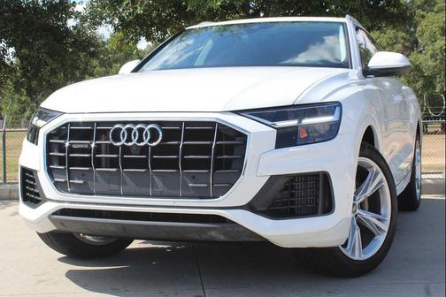 2022 Audi Q8 55 Premium