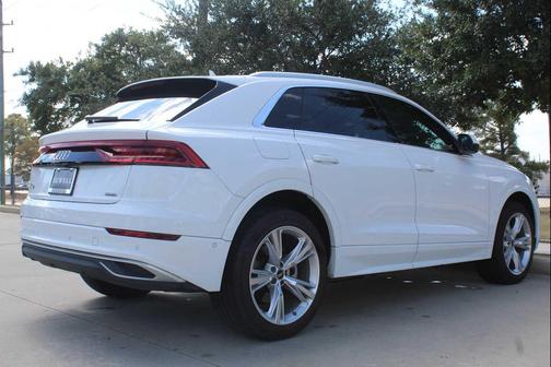 2022 Audi Q8 55 Premium